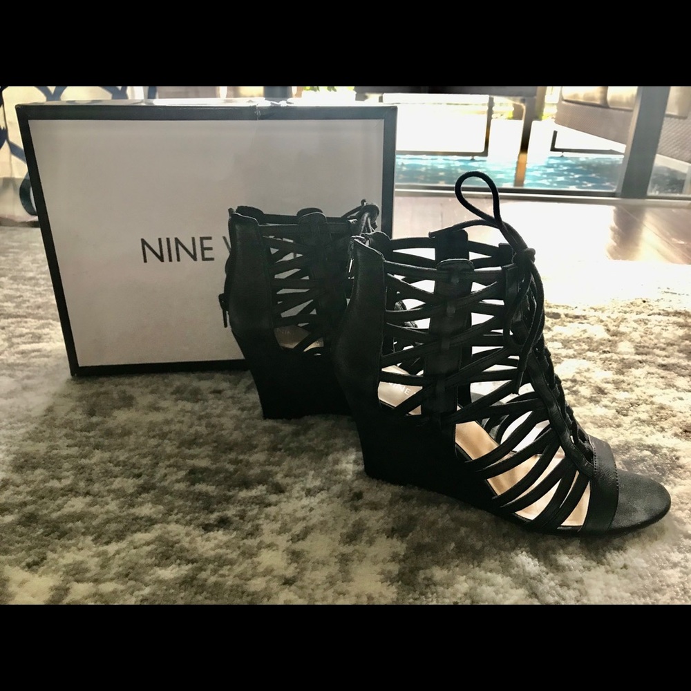 Nine West Forest Wedge in black leather sz. 7